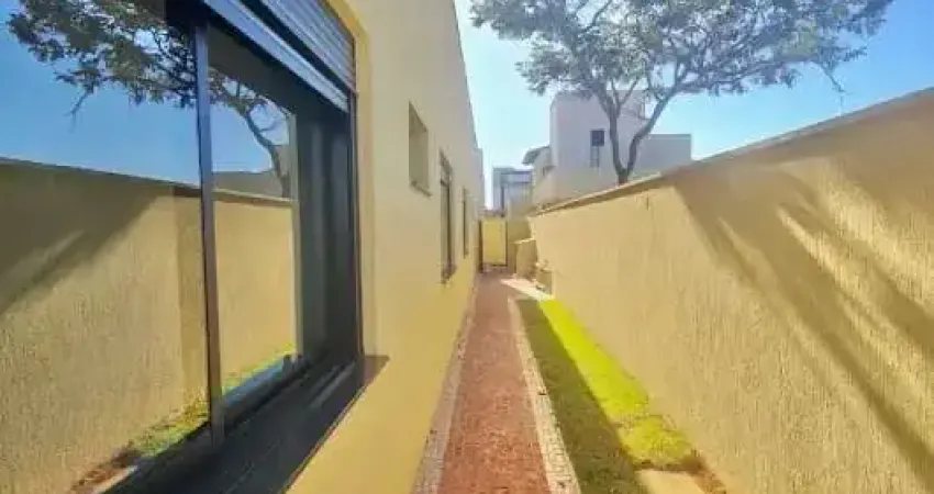Casa com 3 quartos à venda na Avenida 2, Residencial Goiânia Golfe Clube, Goiânia