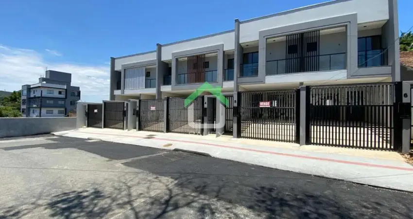Casa com 3 quartos à venda na Rua Alziro Zarur, 220, Bom Retiro, Joinville