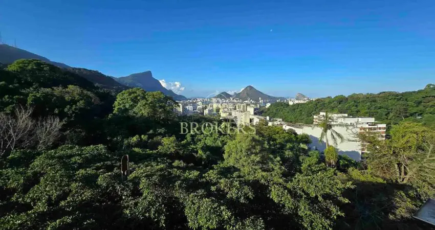 Apartamento à venda na Rua Osório Duque Estrada, Gávea! Varanda, salão, 3 quartos sendo 1 suíte, 1