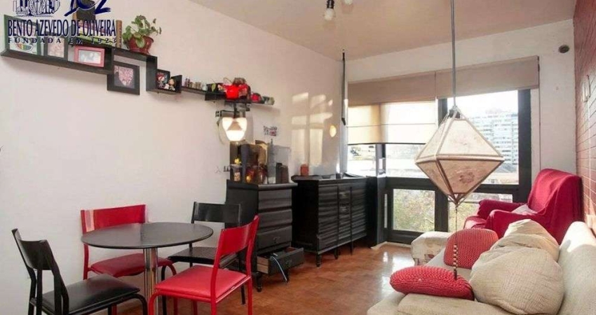 Apartamento semi mobiliado com 2 dormitórios na Sofia Veloso.
