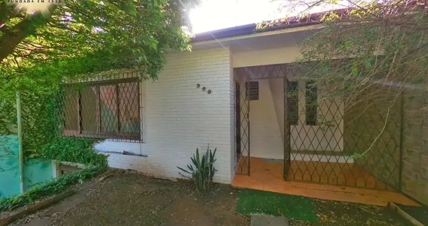 Viva com amplitude no jardim sabará: casa de 165m² com lareira, pátio e versatil