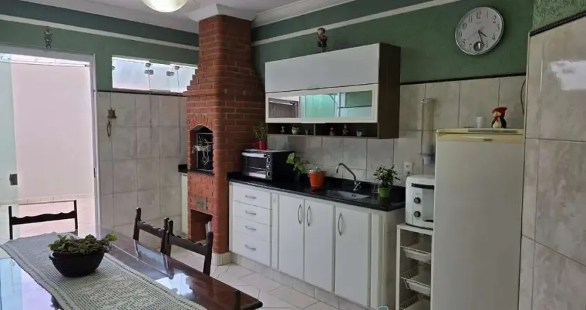 Casa à venda em Indaiatuba-SP, Jardim Regente: 3 quartos, 1 suíte, 2 salas, 4 banheiros, 7 vagas de garagem, 213,70m².