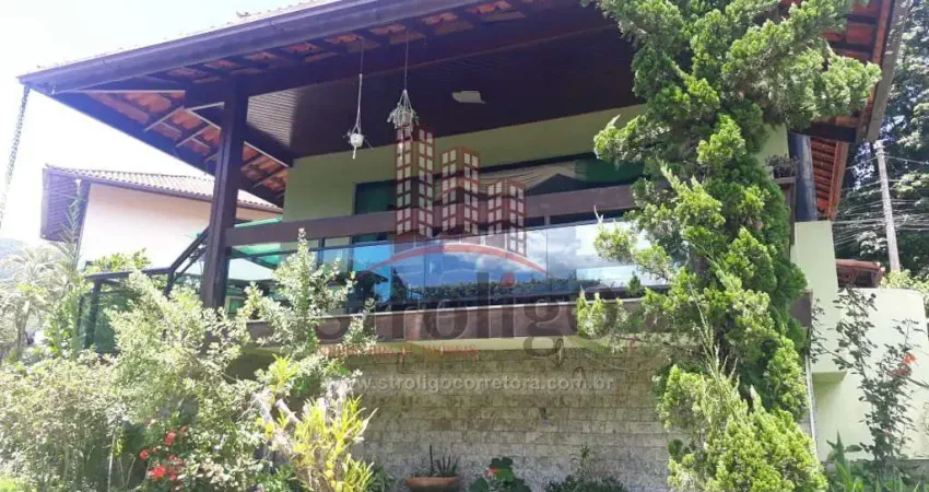 C303 Linda casa em condomínio Cônego, Nova Friburgo-RJ