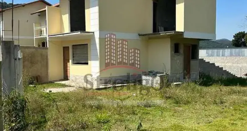 C381 Ampla casa a 6 km do Centro da Cidade, Nova Friburgo-RJ