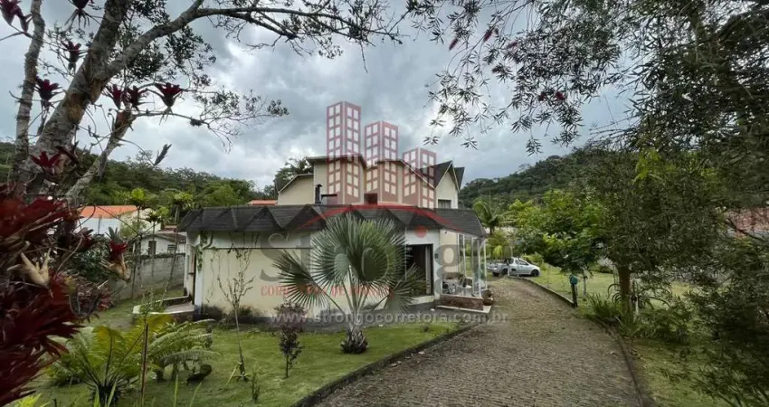 C483 Bela Casa com estilo único localizado na Fazenda Bela Vista, Nova Friburgo-RJ