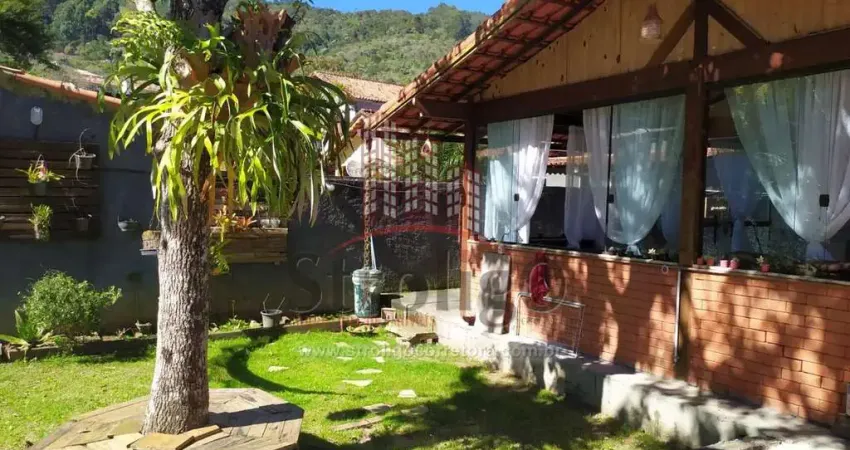 C535 linda casa em condomínio fechado, sitio são luis, cônego-nova friburgo-rj