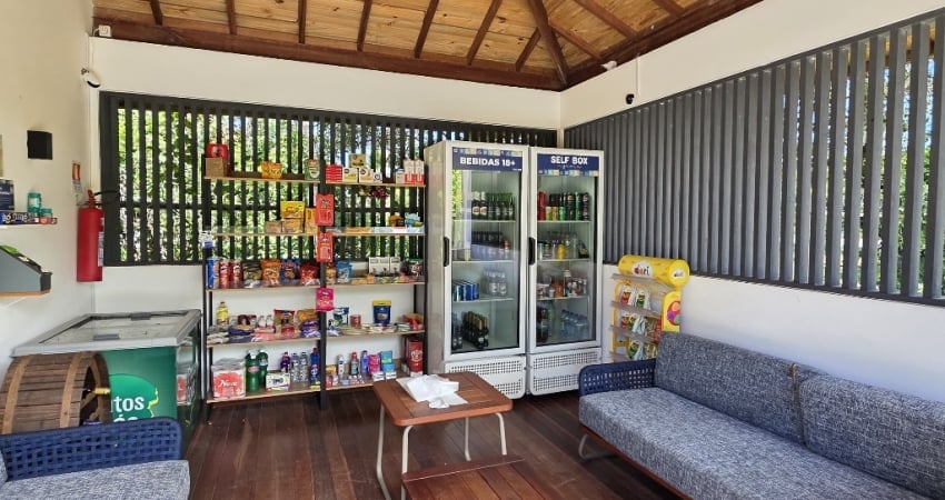 PRAIA DO FORTE | Apt Garden no VILA DO LAGO | 2/4 | Frente Lago | Térreo | Mobiliado | Varanda | Nascente | 1 vaga