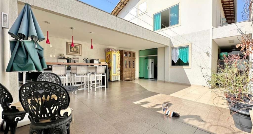 Casa Geminada para Venda em Belo Horizonte, Castelo, 4 dormitórios, 4 banheiros, 4 vagas