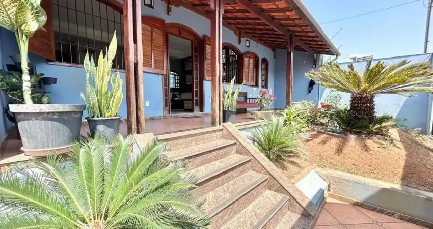 Casa para Venda em Belo Horizonte, Castelo, 3 dormitórios, 5 banheiros, 4 vagas
