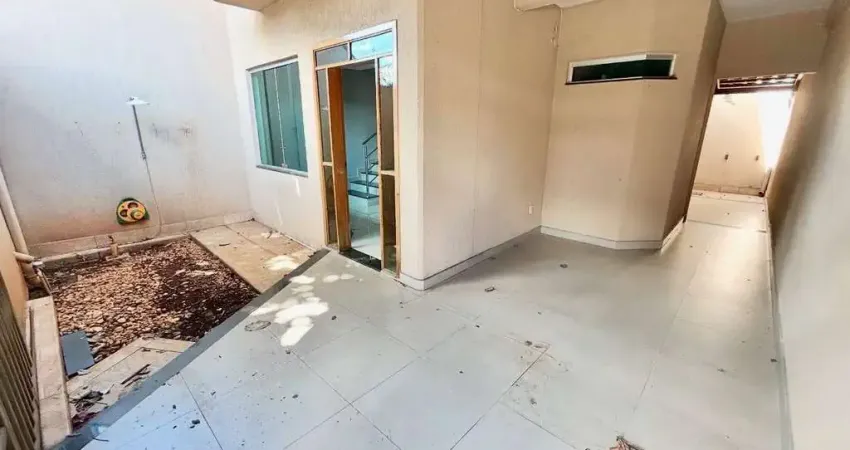 Casa Geminada para Venda em Belo Horizonte, Santa Terezinha, 2 dormitórios, 1 suíte, 2 banheiros, 1 vaga
