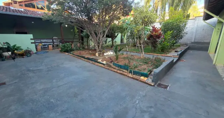 Casa para Venda em Belo Horizonte, Castelo, 3 dormitórios, 3 banheiros, 6 vagas
