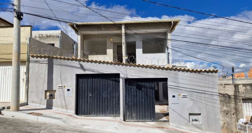Casa Geminada para Venda em Contagem, Cândida Ferreira, 3 dormitórios, 2 banheiros, 2 vagas