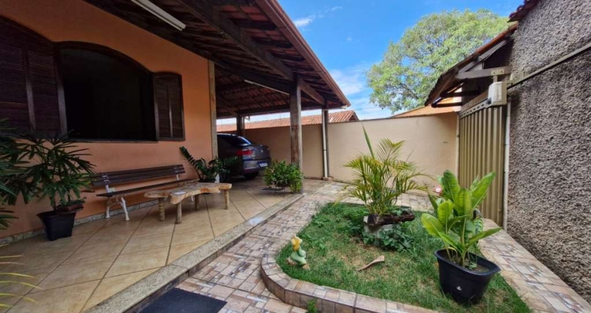 Casa para Venda em Belo Horizonte, Dom Bosco, 3 dormitórios, 1 suíte, 3 banheiros, 3 vagas