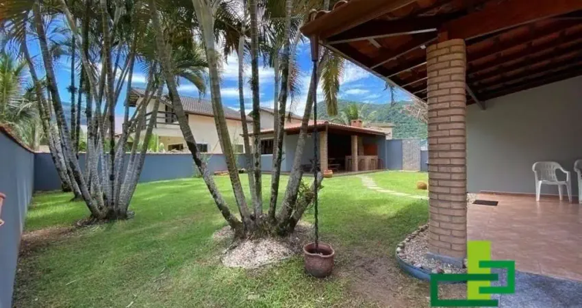 Temporada - Belíssima Casa Térrea no Condomínio Mar Verde.