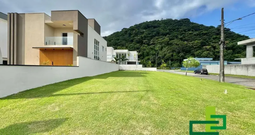 Lote de Esquina à Venda no Condomínio Costa Nova – Caraguatatuba.
