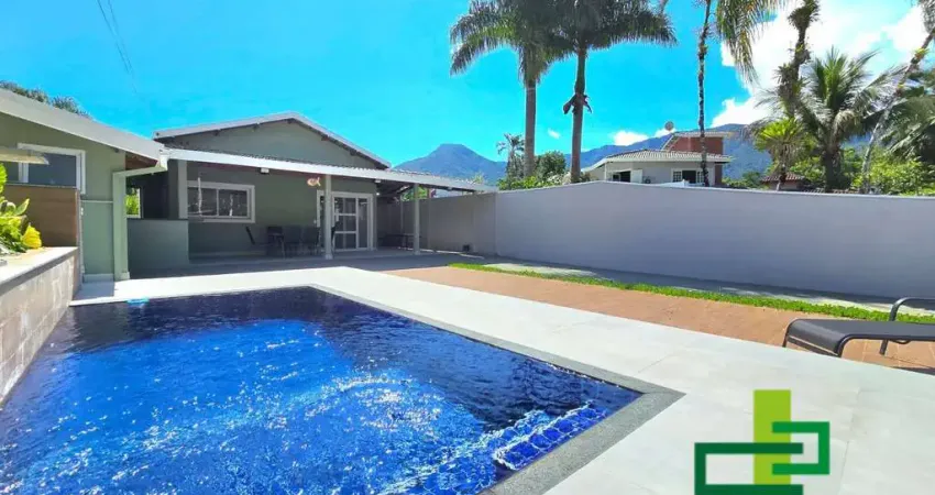 Casa Mobiliada com Piscina à Venda em Caraguatatuba - Praia da Mococa