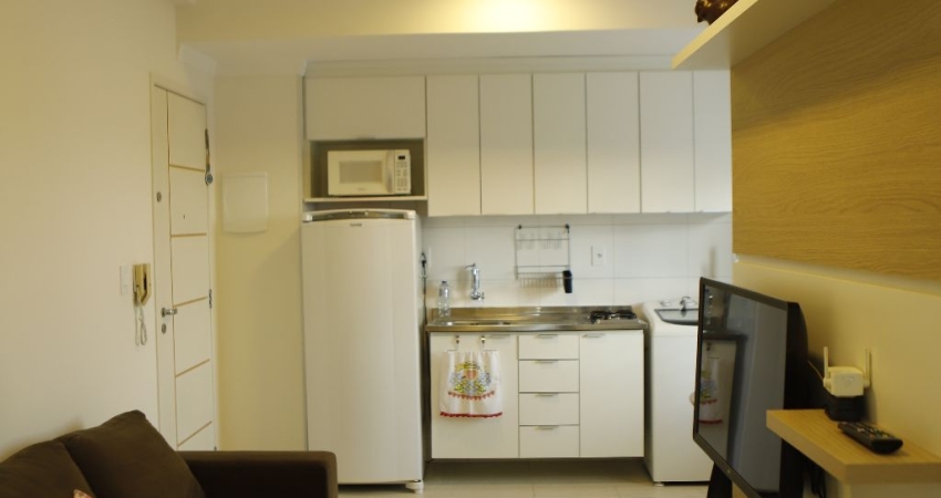Apto NOVO, 30m2, andar alto, 2 vagas cobertas
