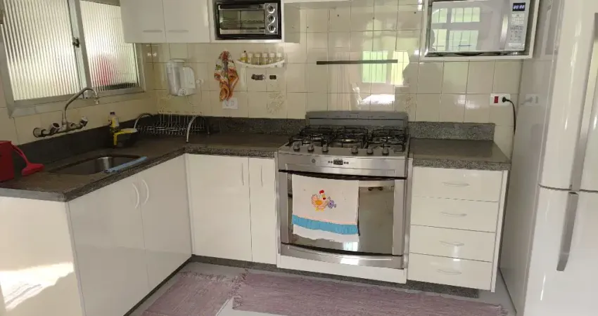 SOBRADO EM EXELENTE ESTADO EM LOCAL PREVILEGIADO E TOTALMENTE IMOBILIADO