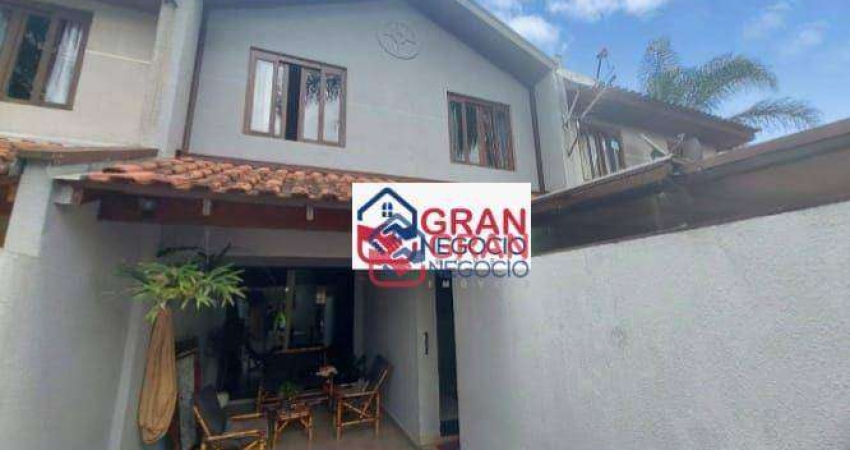 Sobrado à venda no bairro CIC / Vitória Régia