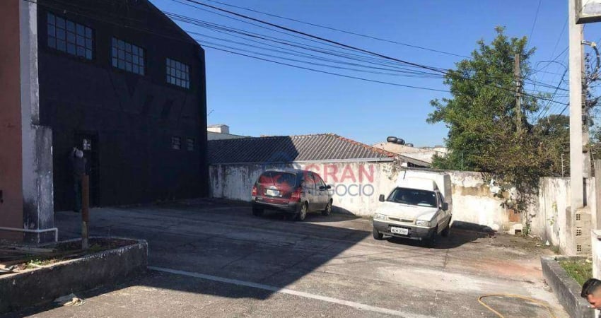Barracão alugo nos fundos para depósito