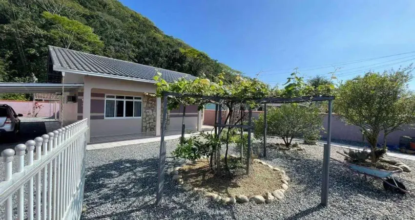 Casa com 3 dormitórios à venda, 155 m² por R$ 900.000,00 - Gravatá - Penha/SC