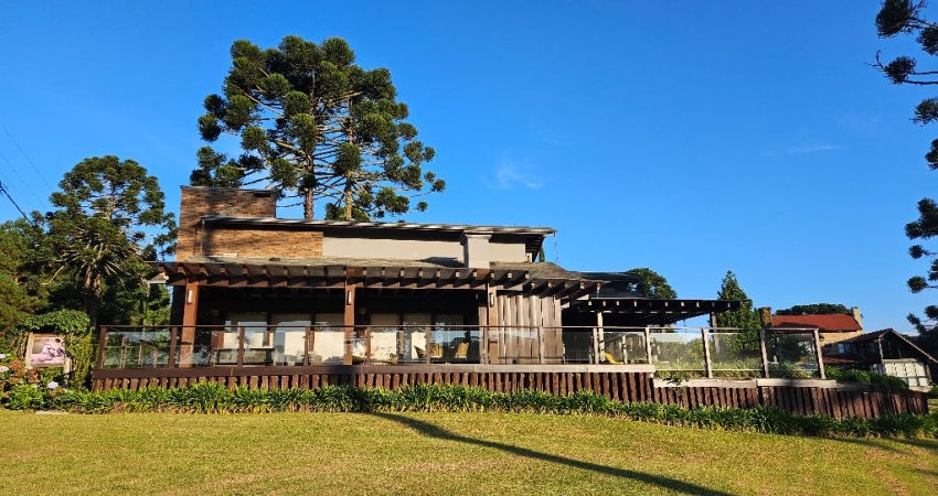 Casa de alto padrão entre araucárias e elegância – Campo Alegre/SC