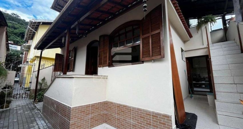 EXCELENTE CASA DE VILA 4 QUARTOS - CENTRO DE NOVA FRIBURGO - R$ 498.000,00
