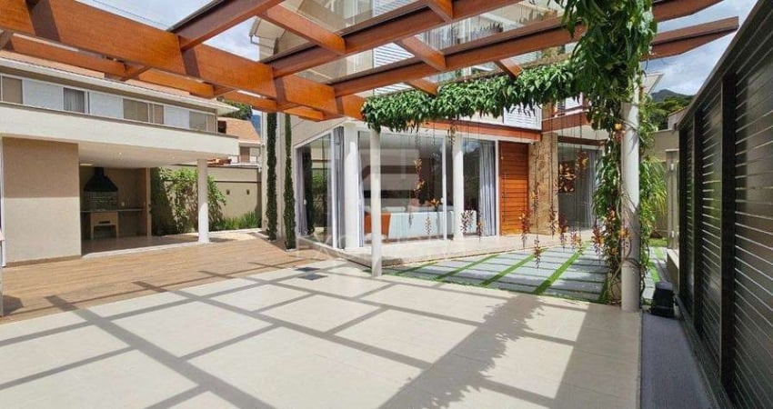 EXCLUSIVA CASA TRIPLEX EM CONDOMÍNIO NOBRE NO CÔNEGO – CONFORTO E SOFISTICAÇÃO!