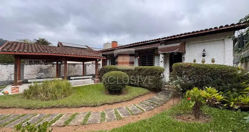 Casa com 3 dormitórios à venda, 258,40 m² por R$ 1.200.000 - Cônego - Nova Friburgo/RJ