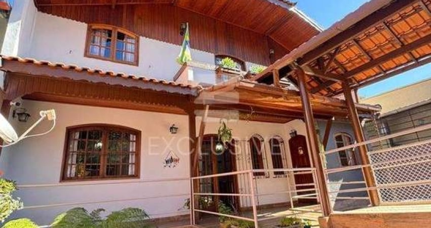 Casa com 6 dormitórios à venda, 296 m² por R$ 850.000,00 - Cônego - Nova Friburgo/RJ