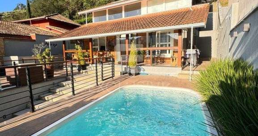 Casa com 4 dormitórios à venda, 260 m² por R$ 1.470.000 - Cascatinha - Nova Friburgo/RJ