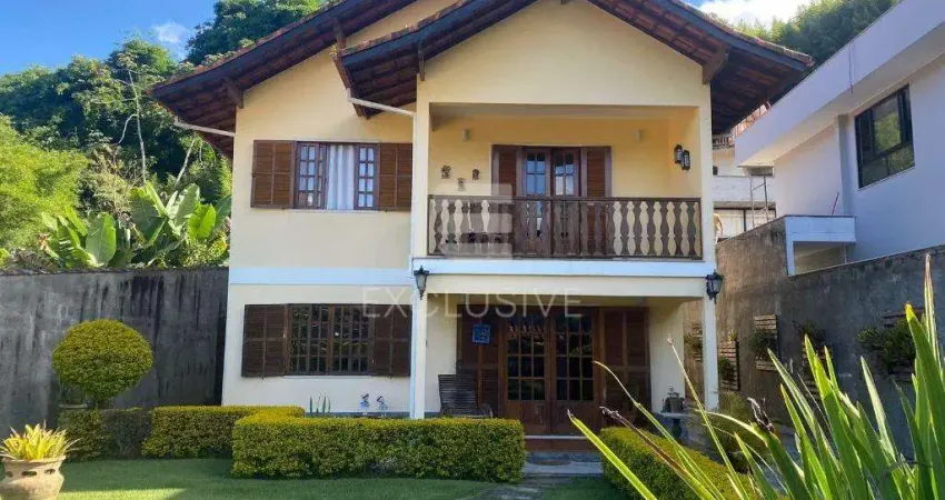Casa com 6 dormitórios à venda, 230 m² por R$ 950.000 - Cônego - Nova Friburgo/RJ