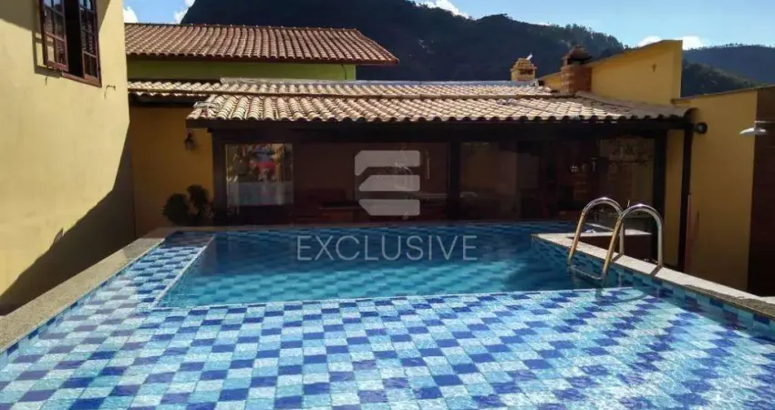 Casa com 2 dormitórios à venda, 200 m² por R$ 550.000,00 - Amparo - Nova Friburgo/RJ
