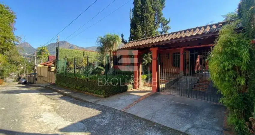Casa linear com 2 dormitórios à venda, 190 m² por r$ 1.250.000 - cônego - nova friburgo
