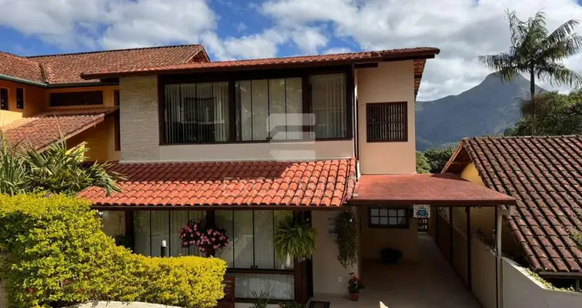 Excelente casa no Sitio São Luiz R$ 850.000,00 - Nova Friburgo