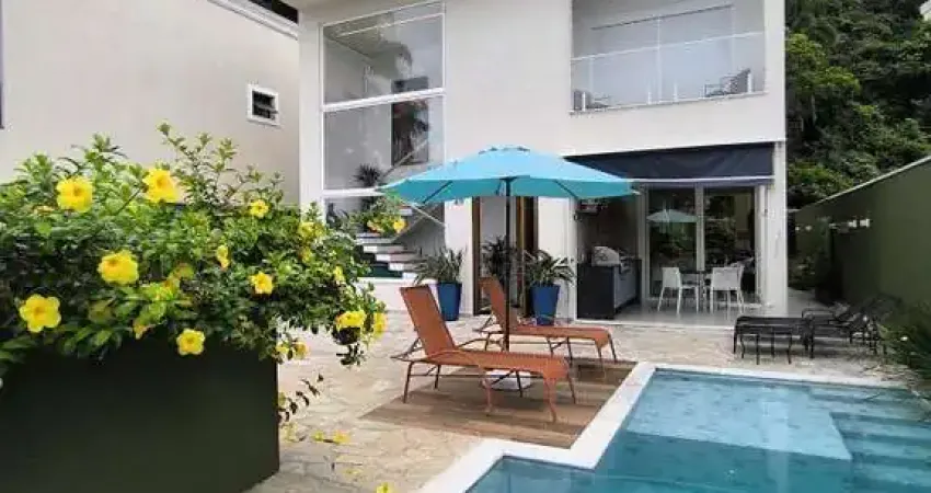 Casa condomínio Pernambuco ll com 04 dormitórios Guarujá