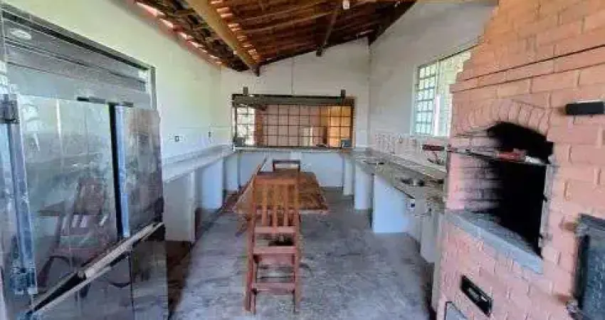 Chácara linda ! Formada . Oportunidade 659 metros quadrados com 3 quartos em Centro - Saltinho - SP
