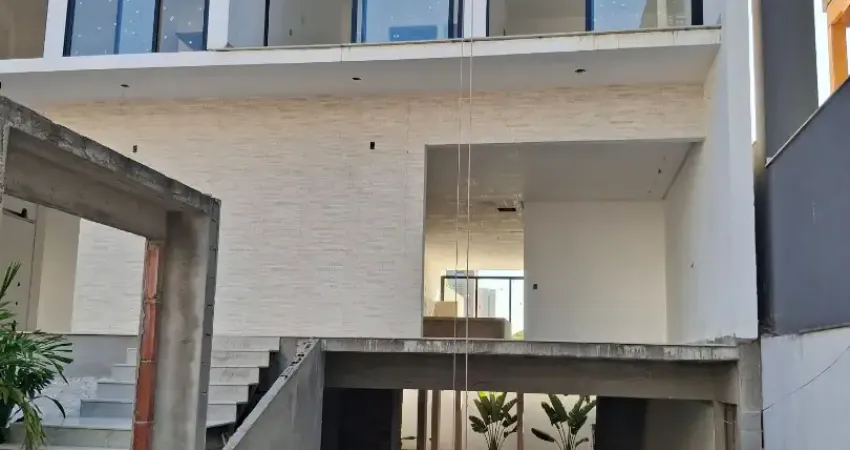 Triplex em morada com tres suites, tres vagas de garagem , e rooftop, com linds vista para reserva