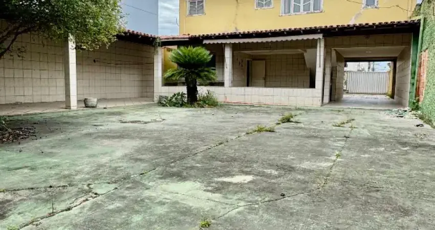 Excelente casa para clinica ou escritorio, com varios comodos ,proximo a avenida central em laranjeiras na serra-es.