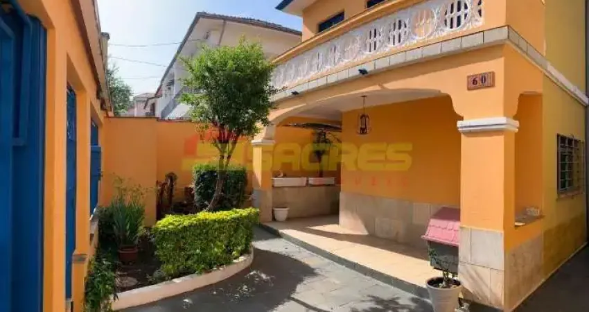 Sobrado, 326m² Área total e 180m² Área Construída por R$ 10.600,00 Locação e R$ 1.500.000,00 Venda