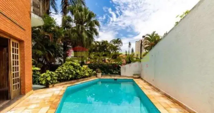 Sobrado em condomínio com 04 Dormitórios, Barro Branco por: R$ 7.850,00