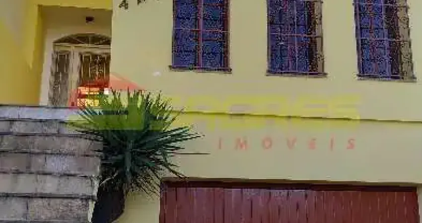 Sobrado com 3 Quartos à Venda, 205m²