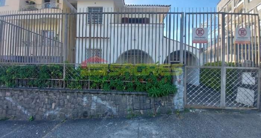 Casa comercial com 10 salas- 395m²
