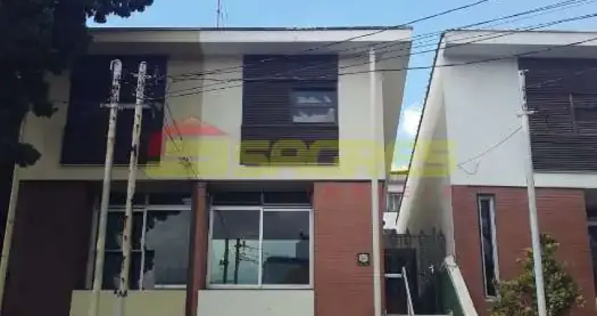 Sobrado com 3 Quartos para Locação, 135m² Por R$ 4.000,00