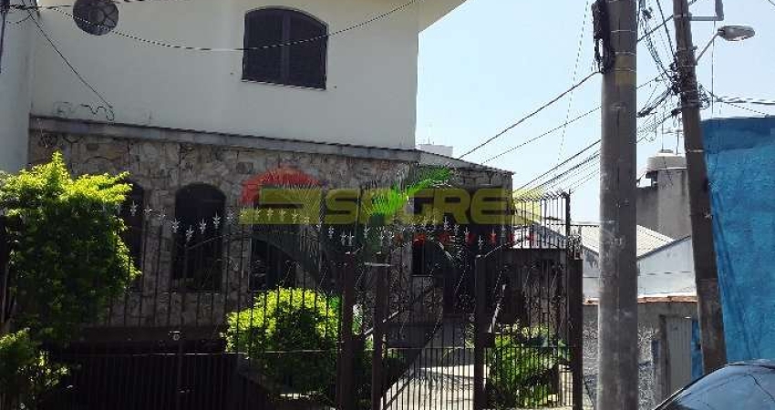 Sobrado com 3 Quartos para Locação, 141m²