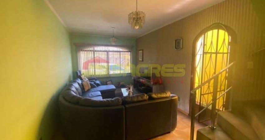 Sobrado com 03 dormitórios - 153 m² por R$ 800.000,00