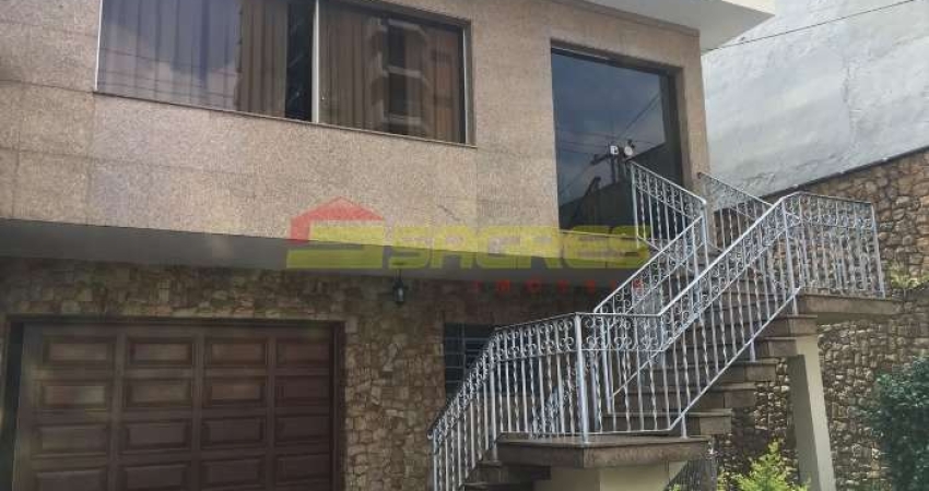 Sobrado com 3 Suítes à Venda, 441m² por R$ 2.300.000