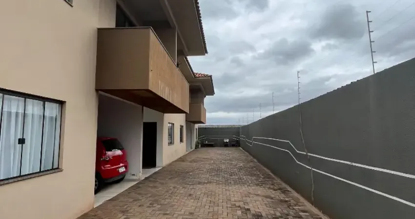 Alugo sobrado em cascavel- bairro universitário suíte + 2 quartos