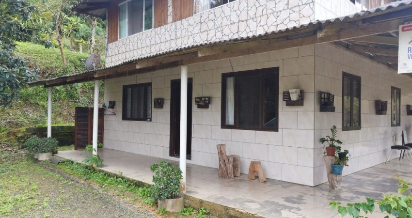 Casa com 4 quartos à venda na Avenida Nereu Ramos, Medeiros, Balneário Piçarras