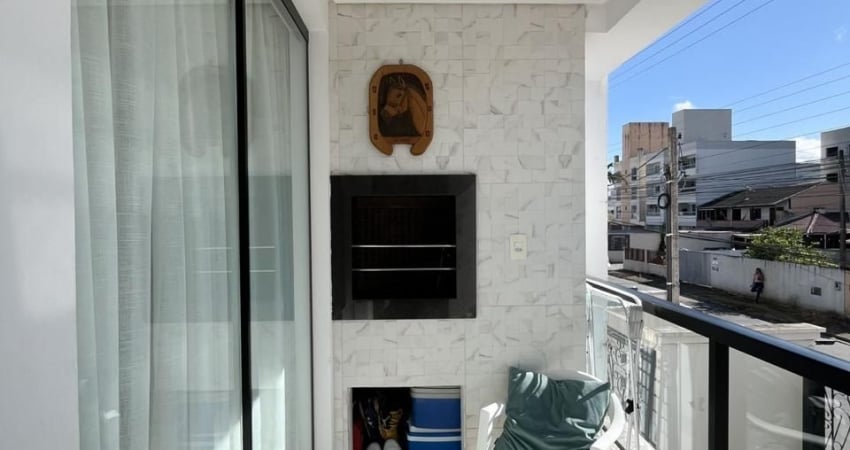 Lindo apartamento com 3 dormitórios no Bairro Santa Regina